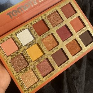 Eyeshadow palette